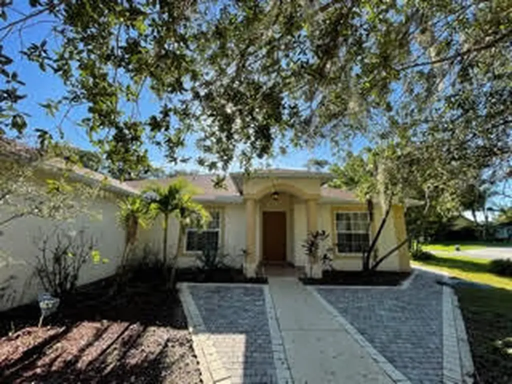750 SW Alton Circle Port St Lucie FL 34953