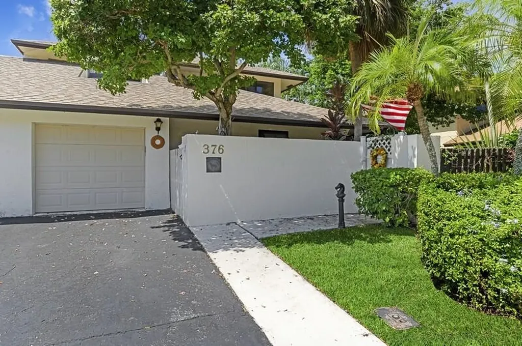 376 SW 28th Avenue Delray Beach FL 33445