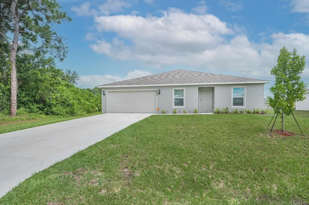 1643 SW Norman Lane Port St Lucie FL 34984