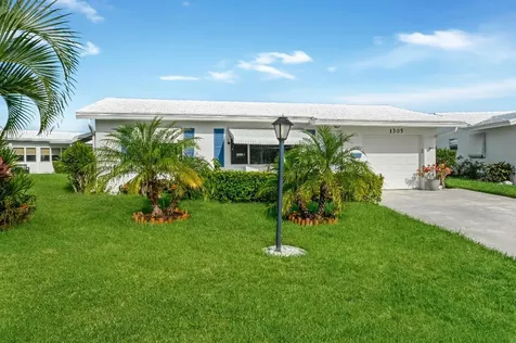1305 SW 21st Street Boynton Beach FL 33426