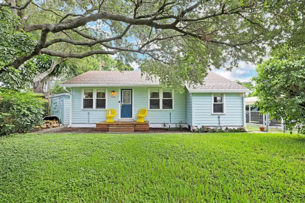 1230 S M Street Lake Worth Beach FL 33460
