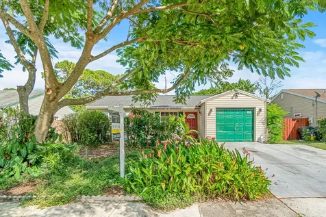 5038 Canal Circle E Lake Worth FL 33467