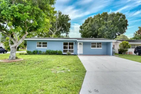 201 Maple Avenue Fort Pierce FL 34982