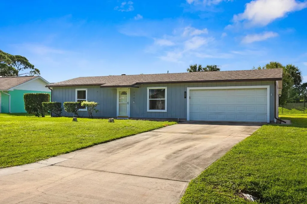 290 SE Grove Avenue Port St Lucie FL 34983