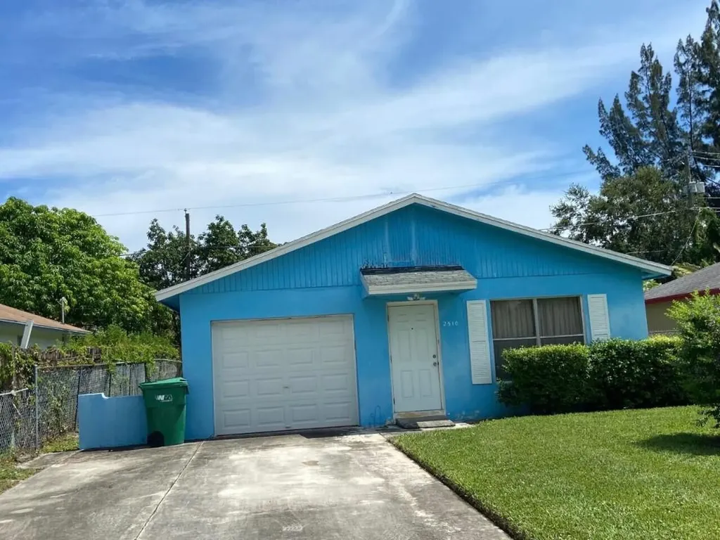 2510 R J Hendley Avenue Riviera Beach FL 33404