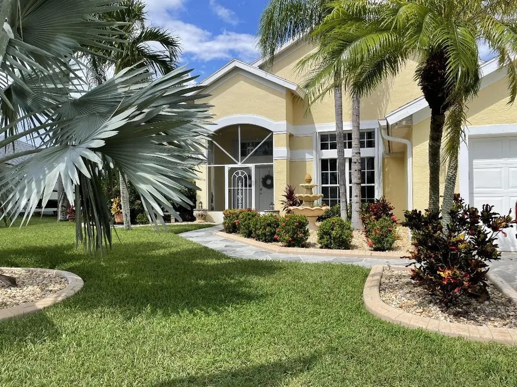 198 SW Dalton Circle Port St Lucie FL 34953