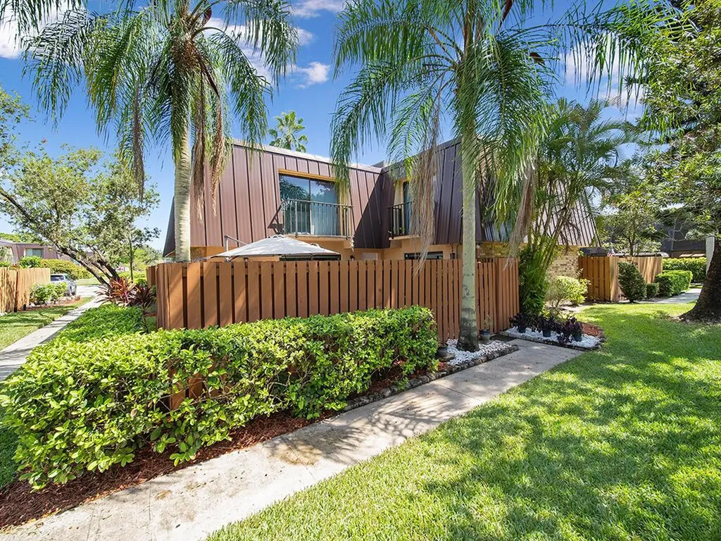 5804 SE Windsong Lane Stuart FL 34997
