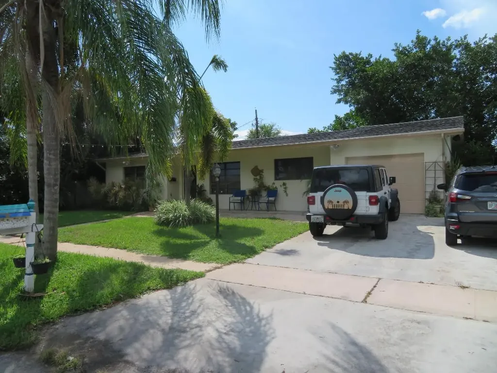 1411 Shirley Court Lake Worth FL 33461