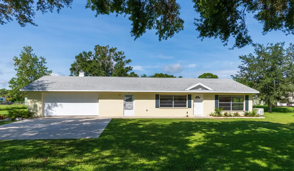 221 Emerald Avenue Fort Pierce FL 34945
