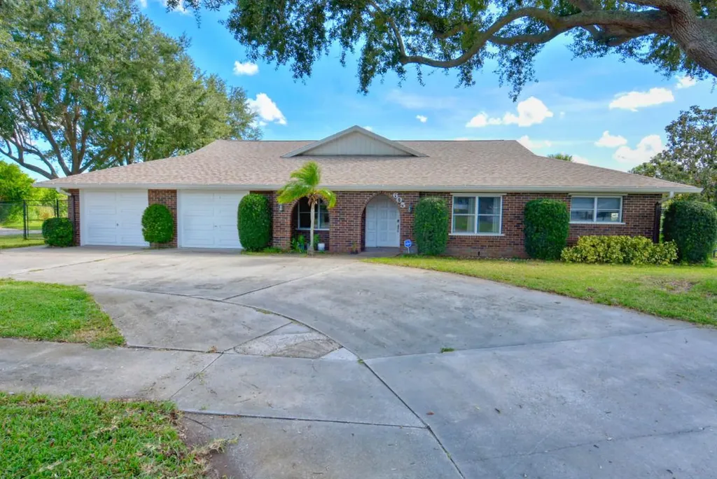605 Sandia Avenue Port St Lucie FL 34983
