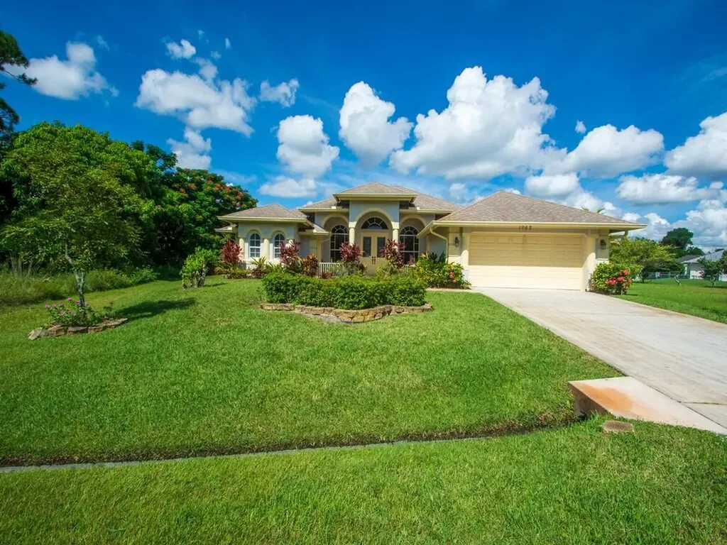 1962 SE Leo Lane Port St Lucie FL 34983