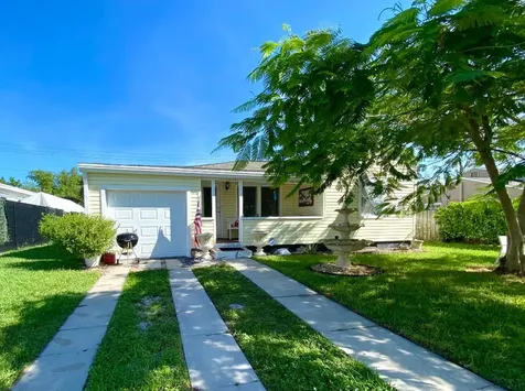 1504 13th Avenue N Lake Worth Beach FL 33460