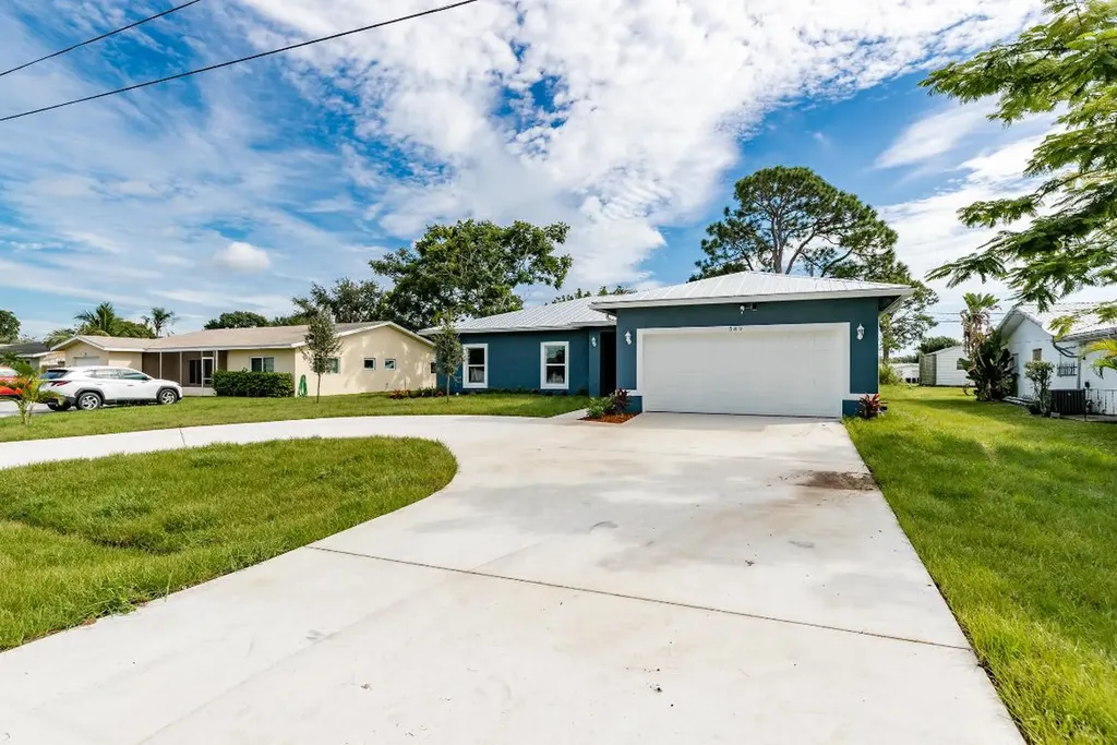 589 SE Floresta Drive Port St Lucie FL 34983