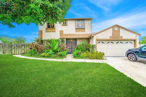 9855 Robins Nest Road Boca Raton FL 33496