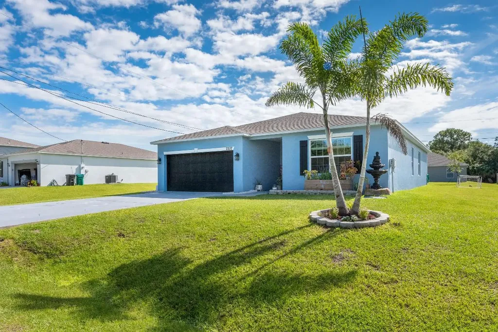 2337 SW Chateau Terrace Port St Lucie FL 34953
