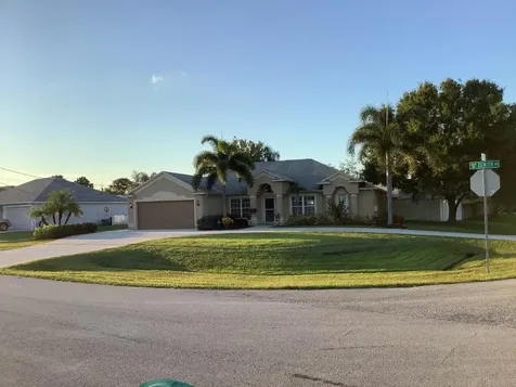 5802 NW Basswood Drive Port St Lucie FL 34986