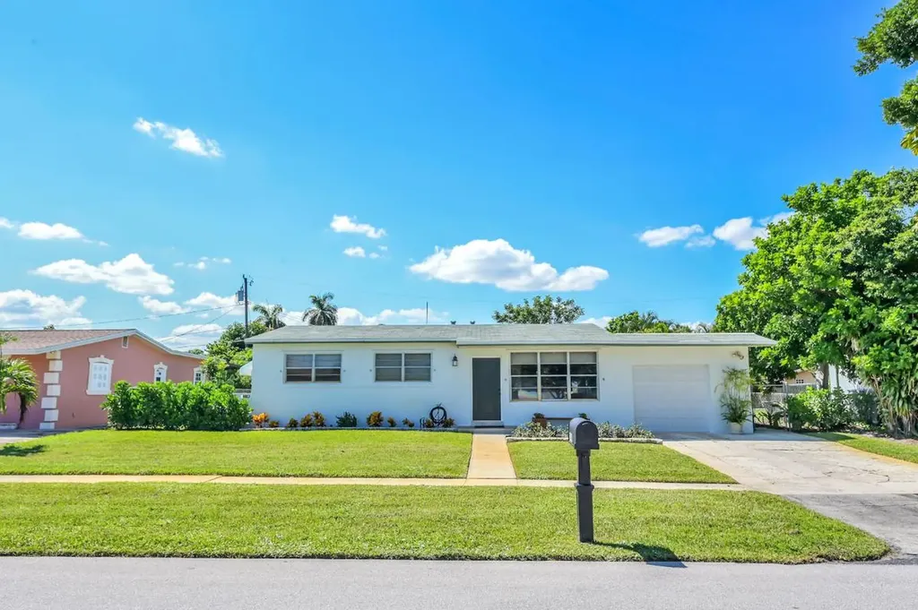 149 Cayman Drive Palm Springs FL 33461