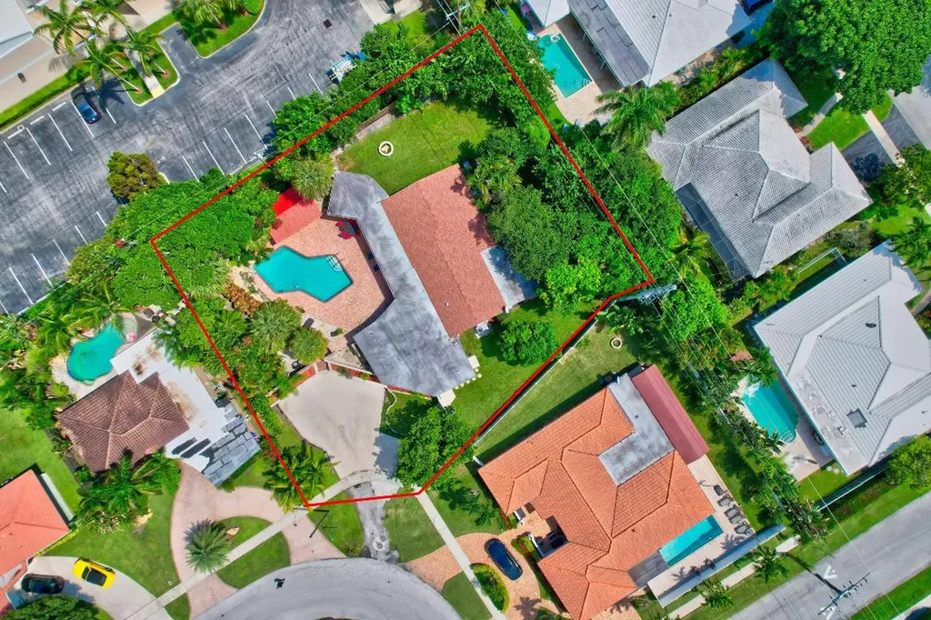 670 SW 7th Street Boca Raton FL 33486