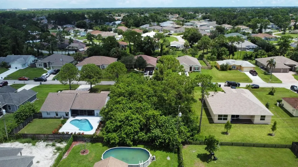2132 SW Vista Road Port St Lucie FL 34953