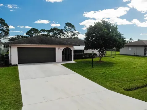 613 SE Clifton Lane Port St Lucie FL 34983