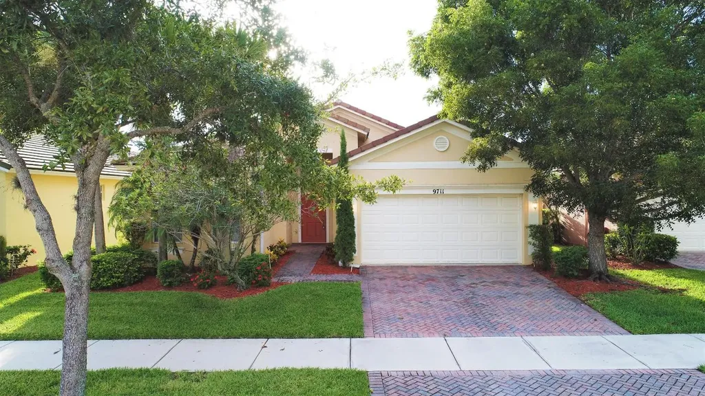 9711 SW Glenbrook Drive Port St Lucie FL 34987