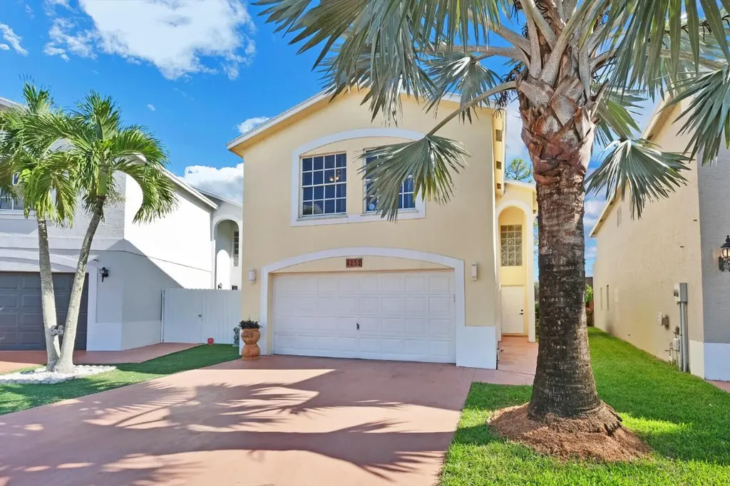 4252 Pine Hollow Circle Greenacres FL 33463