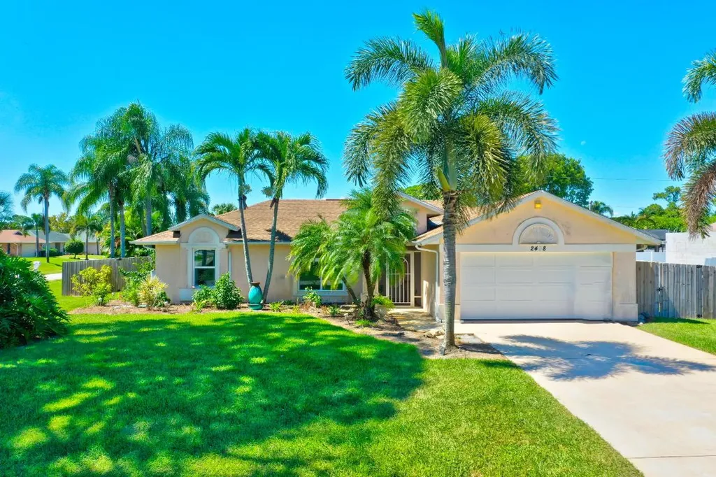2498 SW Summit Street Port St Lucie FL 34984