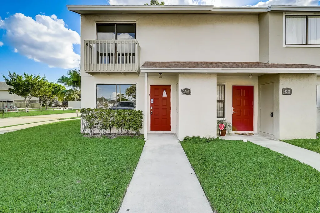 2206 Seaside Drive Greenacres FL 33463