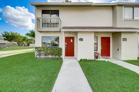 2206 Seaside Drive Greenacres FL 33463