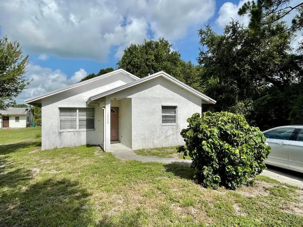 1203 N 37th Street Fort Pierce FL 34947