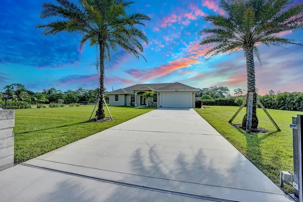 8600 180th Avenue N Loxahatchee FL 33470