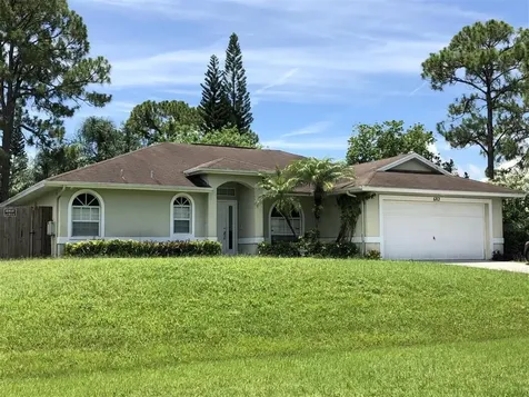 682 SW Ewing Avenue Port St Lucie FL 34983