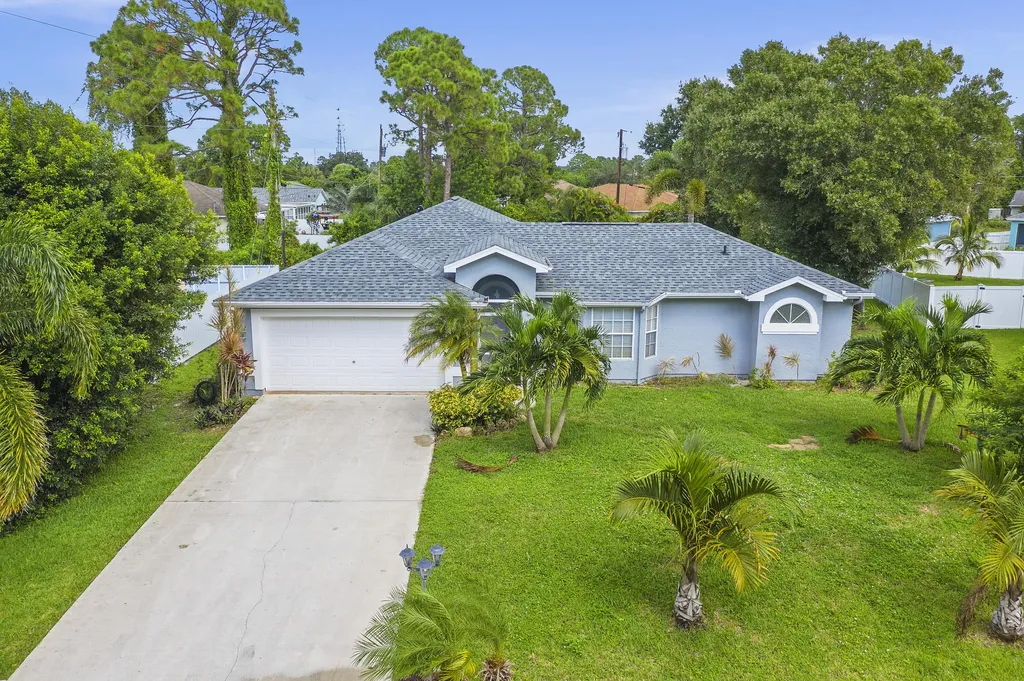 2181 SW Leafy Road Port St Lucie FL 34953