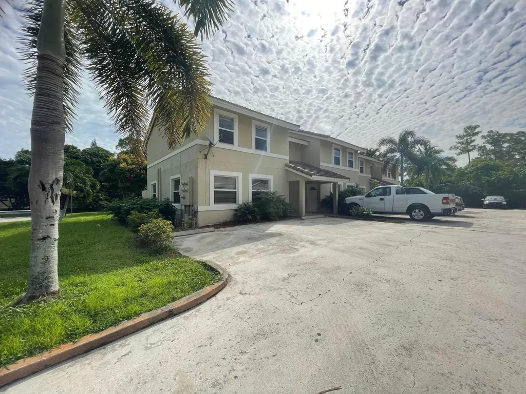 1022 Goldenrod Road Wellington FL 33414