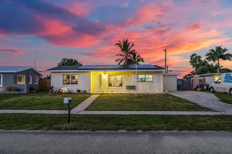 1413 Crest Drive Lake Worth FL 33461