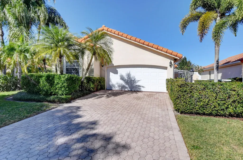 16457 Del Palacio Court Delray Beach FL 33484