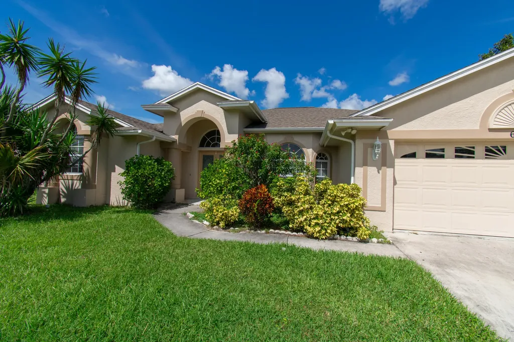 6013 NW Wolverine Road Port St Lucie FL 34986