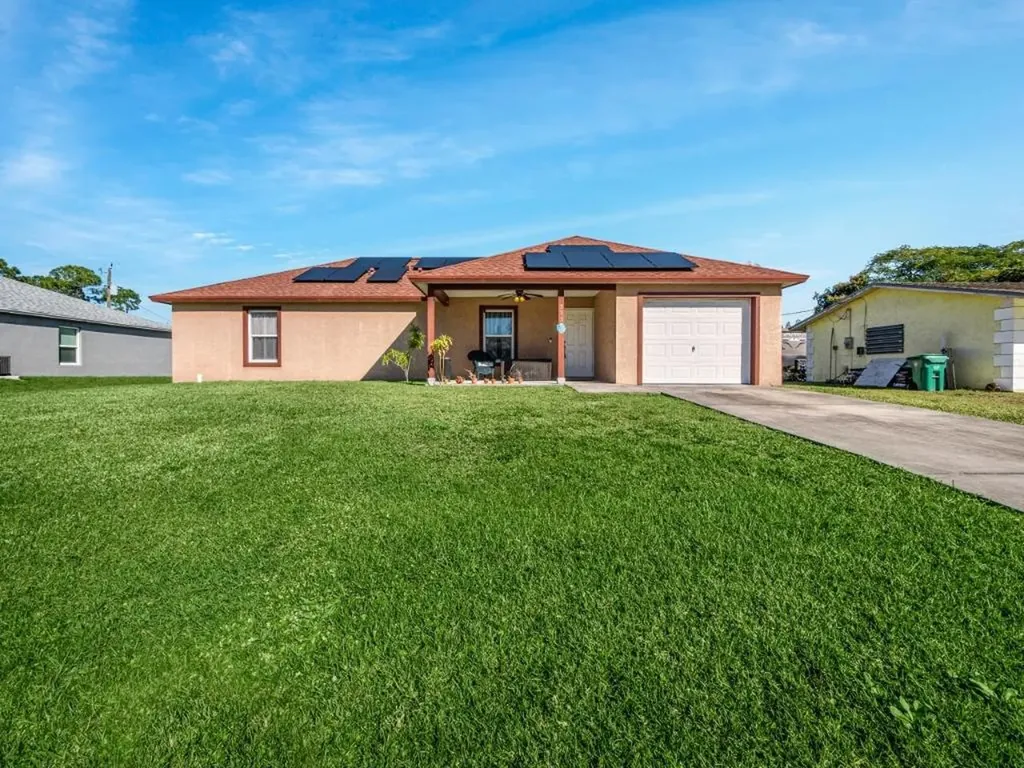 373 SE Dalva Avenue Port St Lucie FL 34984