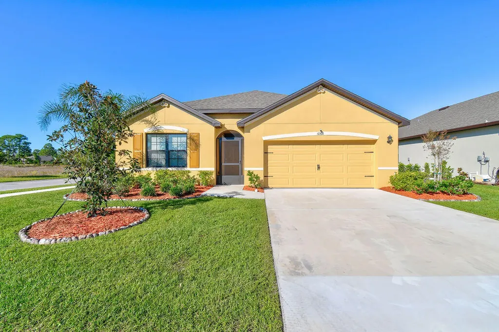 6368 NW Northwood Loop Port St Lucie FL 34983