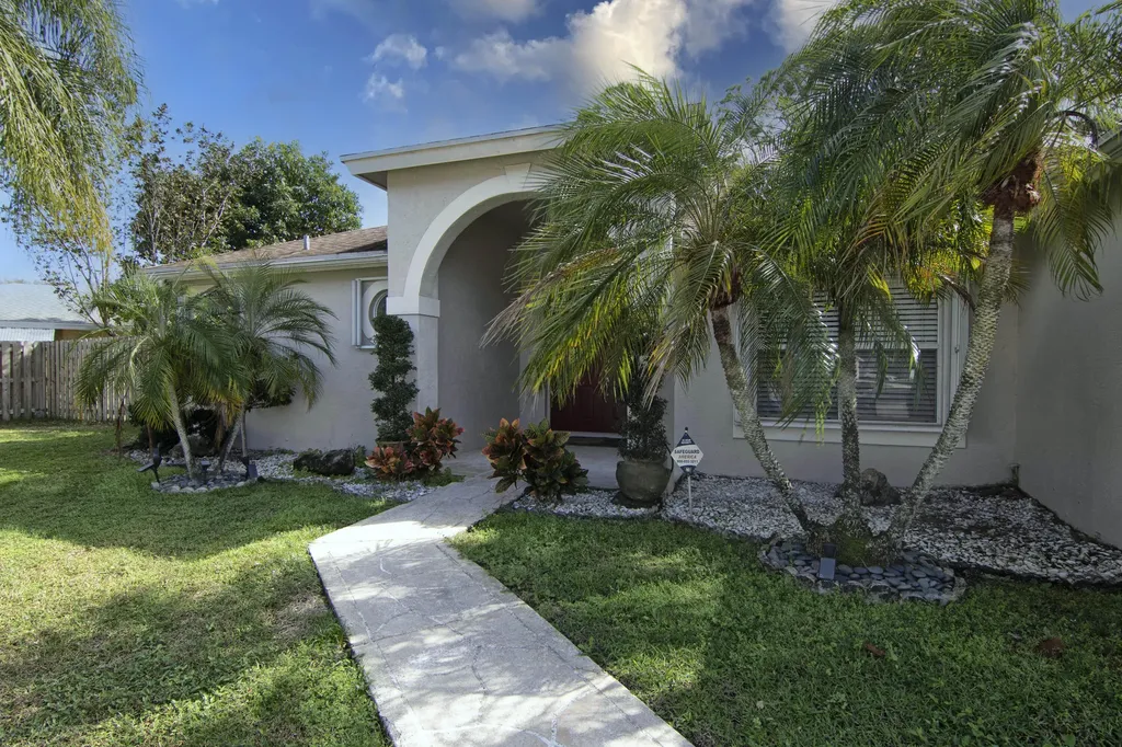 945 Sunflower Avenue Delray Beach FL 33445