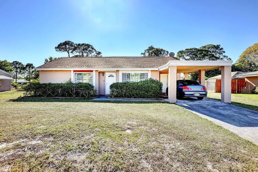 1342 SE Roanoke Street Port St Lucie FL 34952