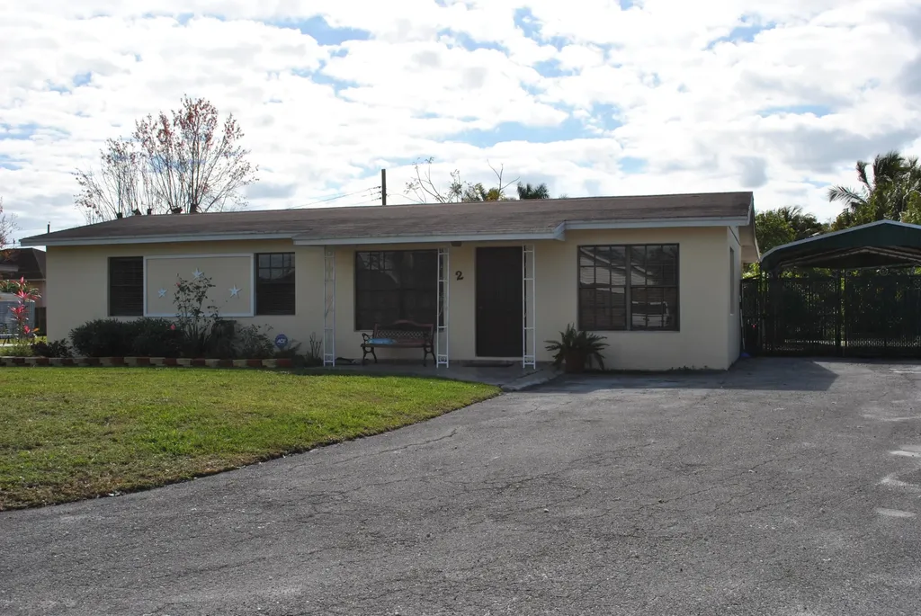 2 NE Avenue F Belle Glade FL 33430