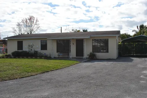 2 NE Avenue F Belle Glade FL 33430