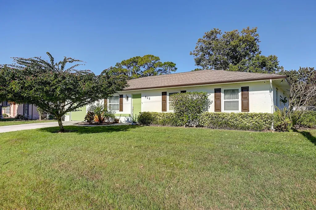 525 SE Faith Terrace Port St Lucie FL 34983