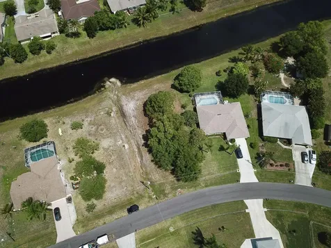 2517 SE Lyman Circle Port St Lucie FL 34952