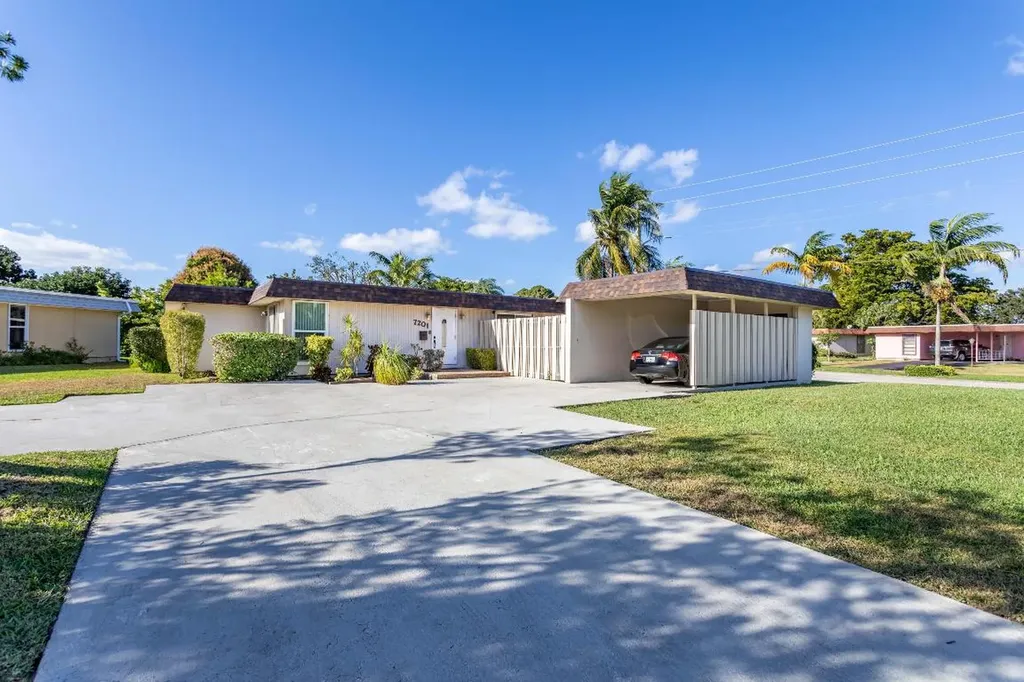 7201 NW 64th Street Tamarac FL 33321