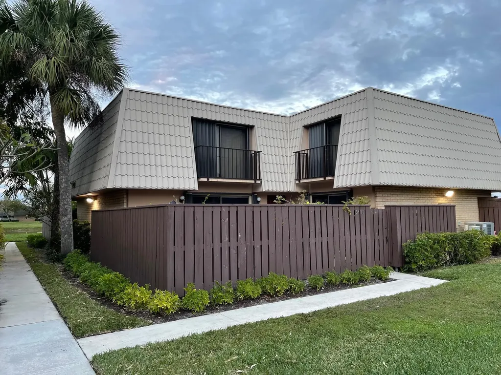 6418 64th Way West Palm Beach FL 33409
