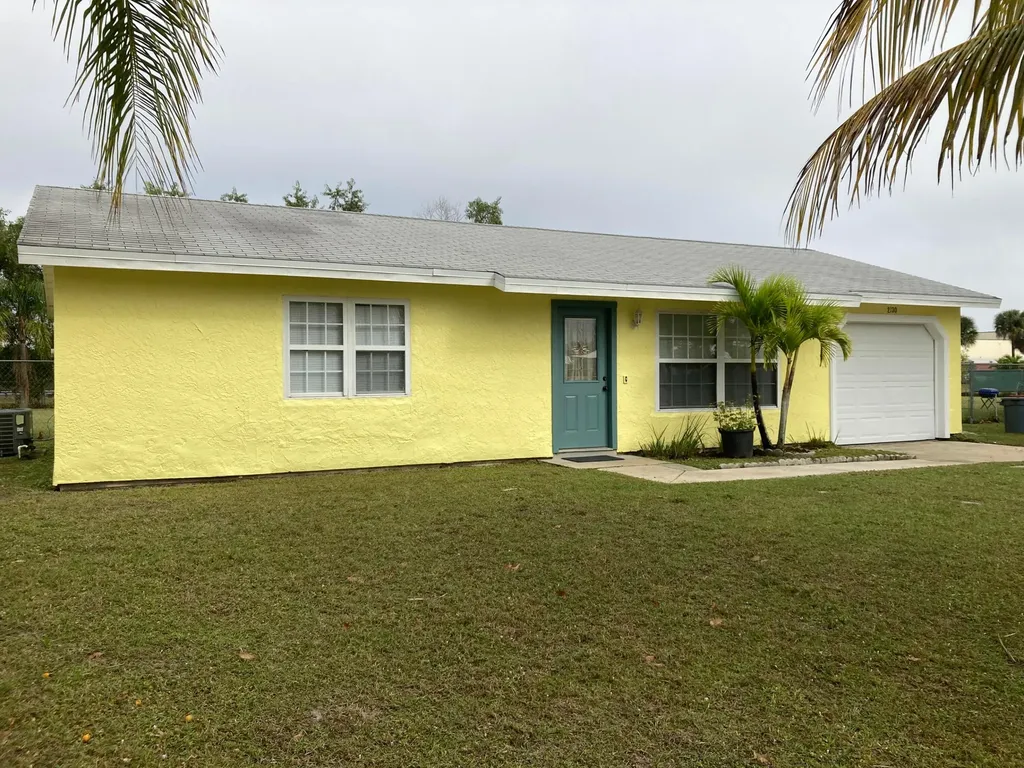 2130 SE East Dunbrooke Circle Port St Lucie FL 34952