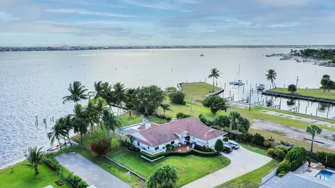 990 NE Glass Drive Jensen Beach FL 34957