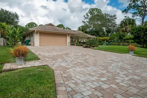 2121 SW Jaguar Avenue Port St Lucie FL 34953